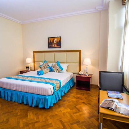 Royal Inlay Hotel Няунг Шве Екстериор снимка