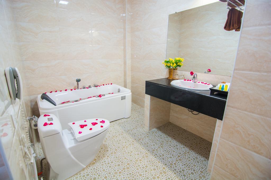 Royal Inlay Hotel Няунг Шве Екстериор снимка