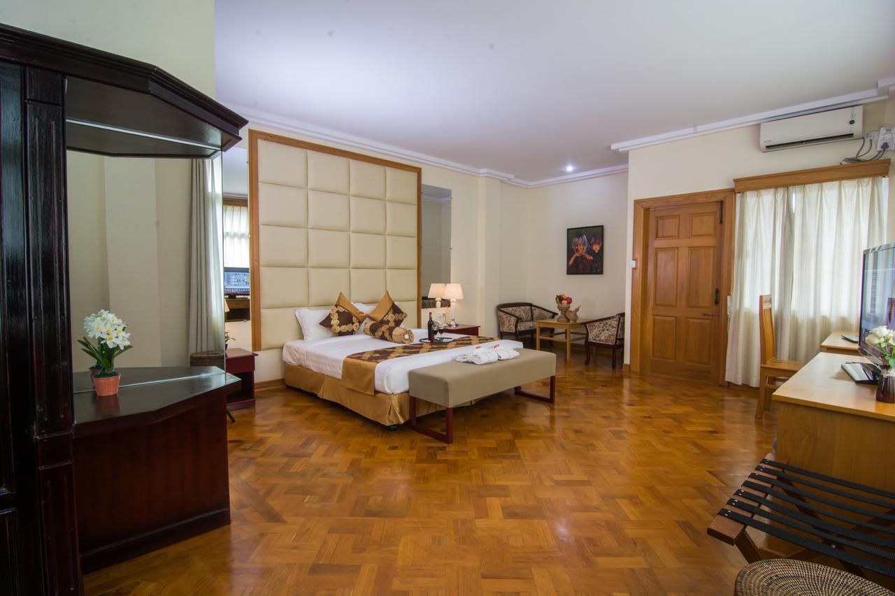Royal Inlay Hotel Няунг Шве Екстериор снимка