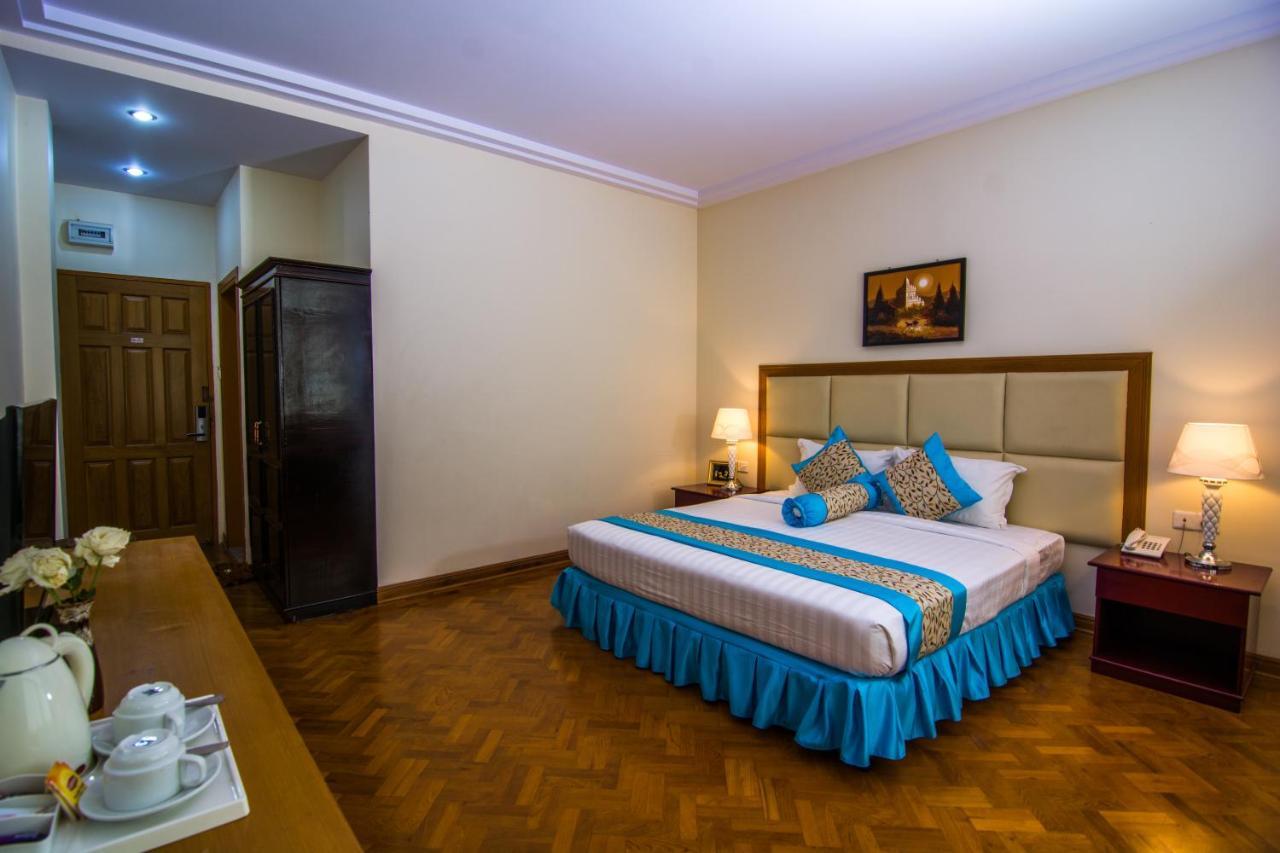 Royal Inlay Hotel Няунг Шве Екстериор снимка
